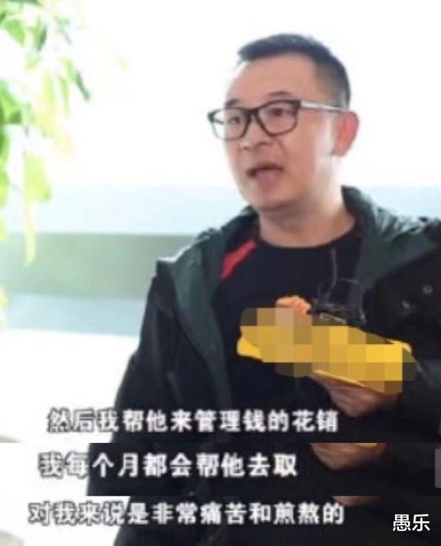 黄海波|44岁黄海波近况曝光！美女环绕大肆抽烟，表演房杂乱简陋显寒酸