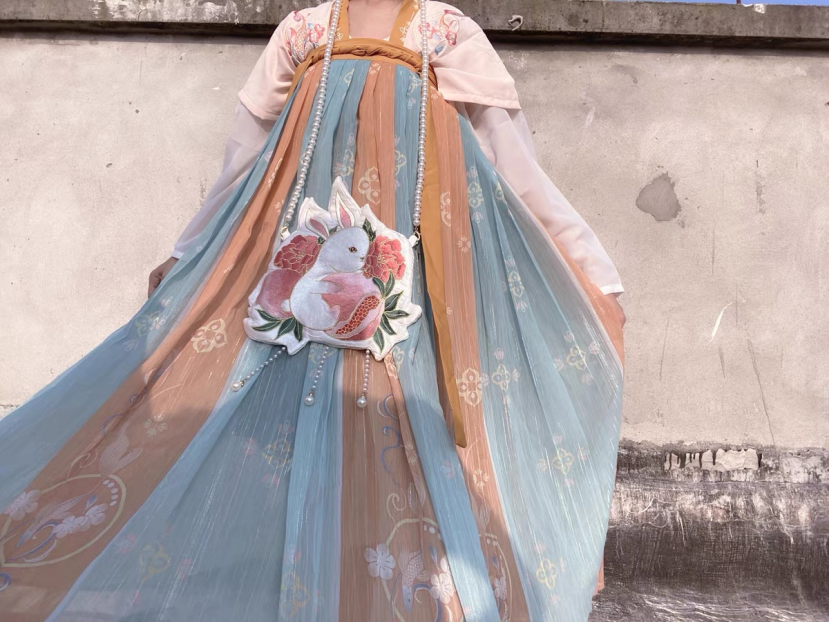 汉服资讯古装文化|还有十天就是中秋啦!这些中秋元素的汉服单品,也该安排上啦!