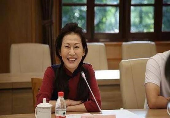 住房公积金|“玻尿酸”女神，靠地产发家赚钱，业务却不是卖房