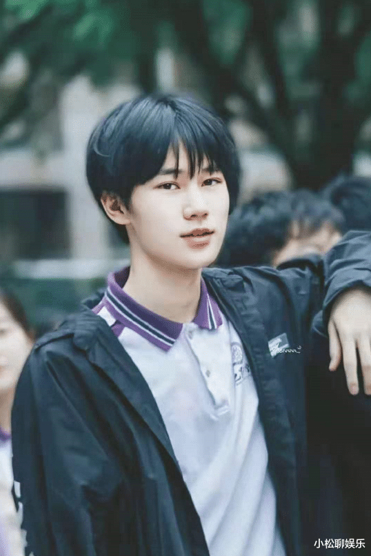 张真源|张真源中戏开学,白色卫衣元气满满,小张张开启人生新篇章