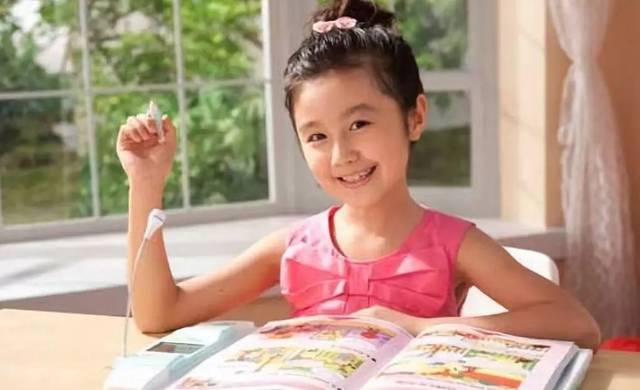 女孩|记忆里的广告童星已长大，好丽友男孩是易烊千玺，旺旺女孩成顶流