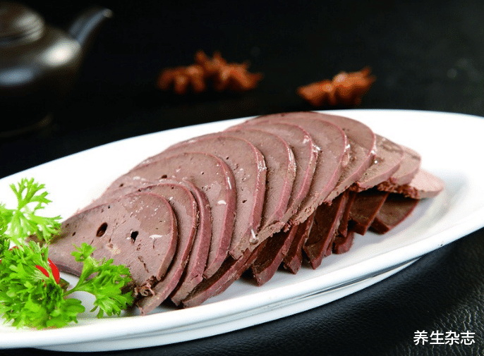 肝脏|卫生组织发布声明:停止食用“1黑2红”,会加速肝脏癌变,赶快撤下餐桌