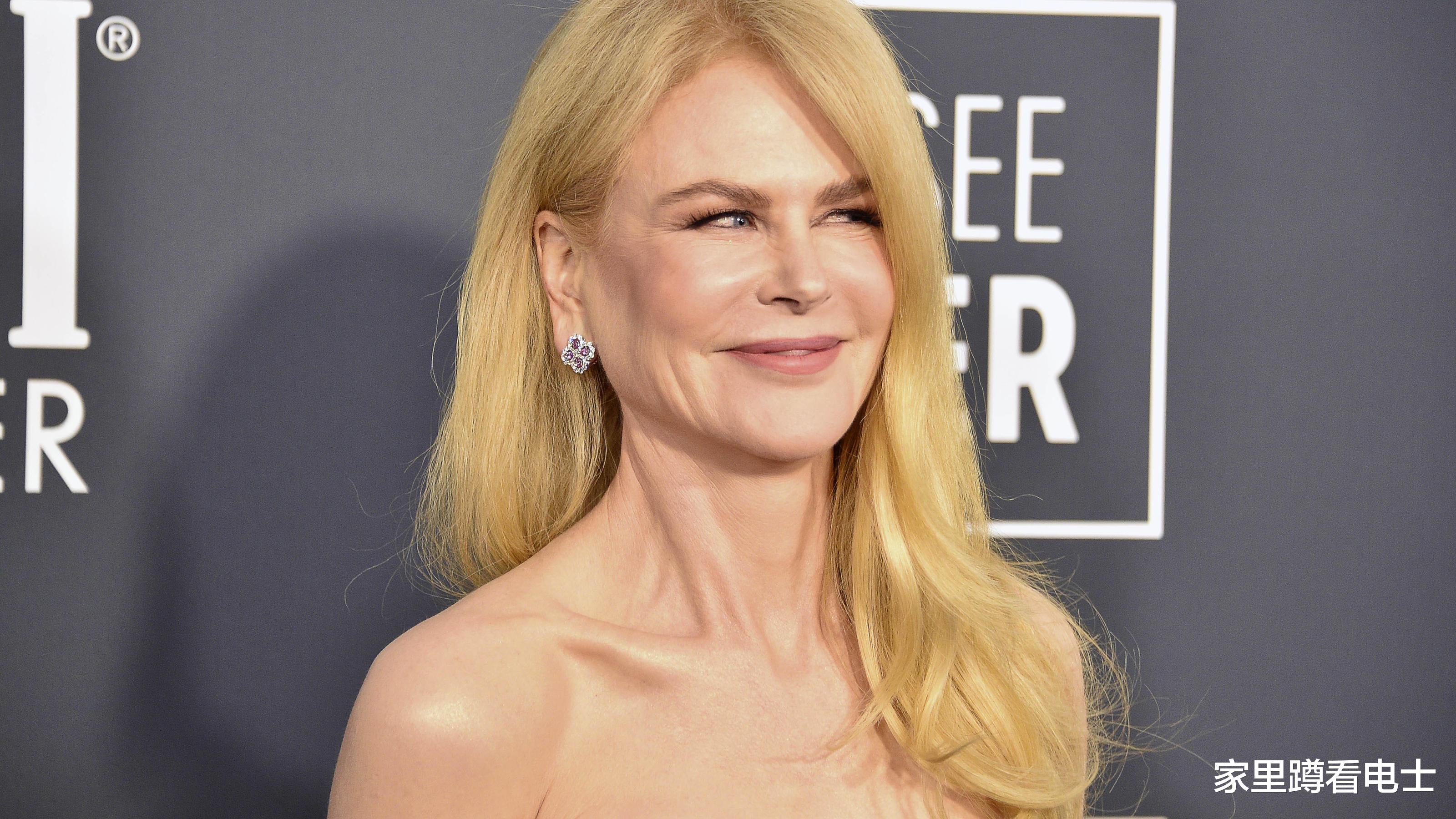 化妆品 果汁洗头,用油泡澡,90分钟涂一次防晒霜,妮可基德曼的奇葩美容法