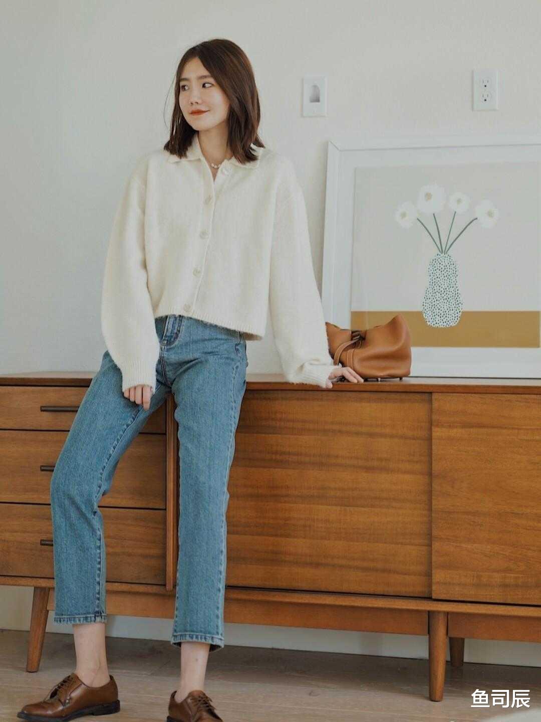 鱼司辰 30+的女人常备这几条裤子，搭配上针织开衫或者毛衣，百搭又高级