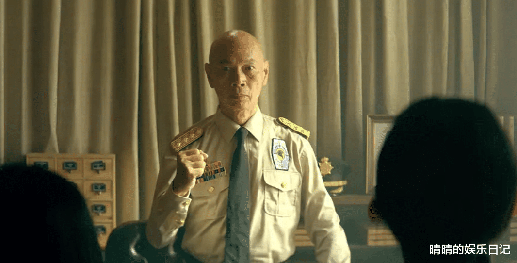 野猪|电影热播榜第一！浩哥这部《新逃学威龙》，居然演出了周星驰那味