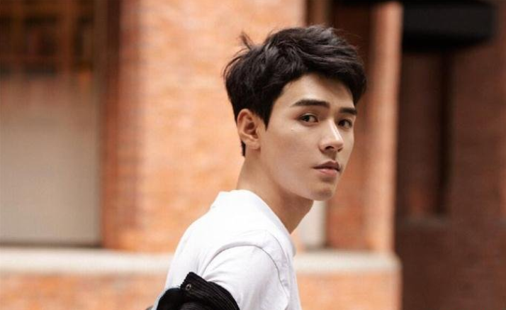 张一山|被“强制下架”的三部男主剧，前两部意难平，最后一部不禁才怪