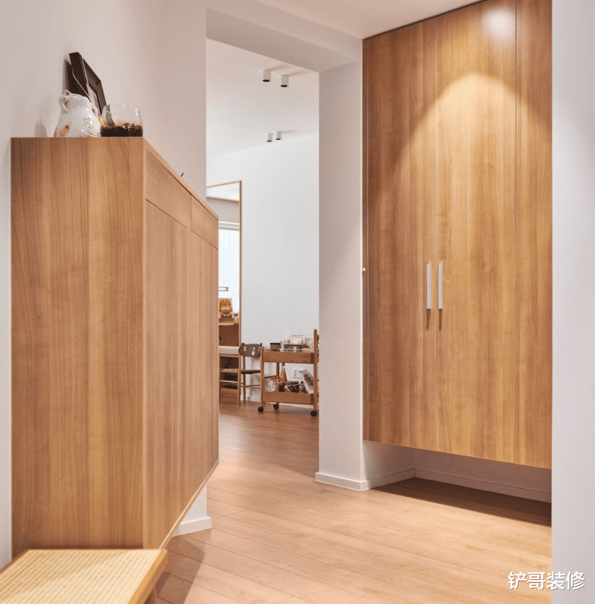 专属两代人的生活空间,满足适老的需求,衔接现代的生活