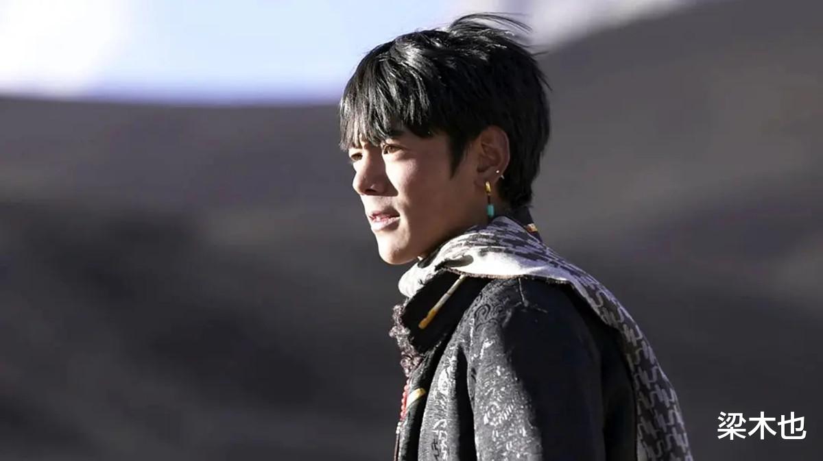 滤镜|靠原生态走红2年的丁真，差点被资本的美颜磨皮滤镜给毁了