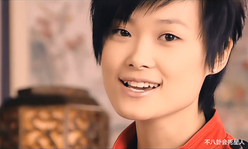 北京欢迎你|《北京欢迎你》群星现状：庞龙过气，两个组合解散，三位自毁前程