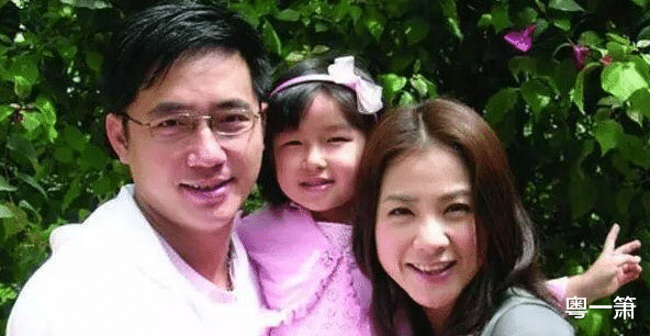 外来媳妇本地郎|《外来媳妇本地郎》康枝子一变再变，44岁的黄菲只能挺起胸膛做人