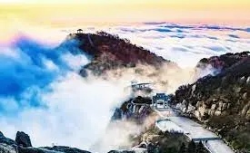 无锡 巍峨雄伟的泰山，被“厕所过夜”带红