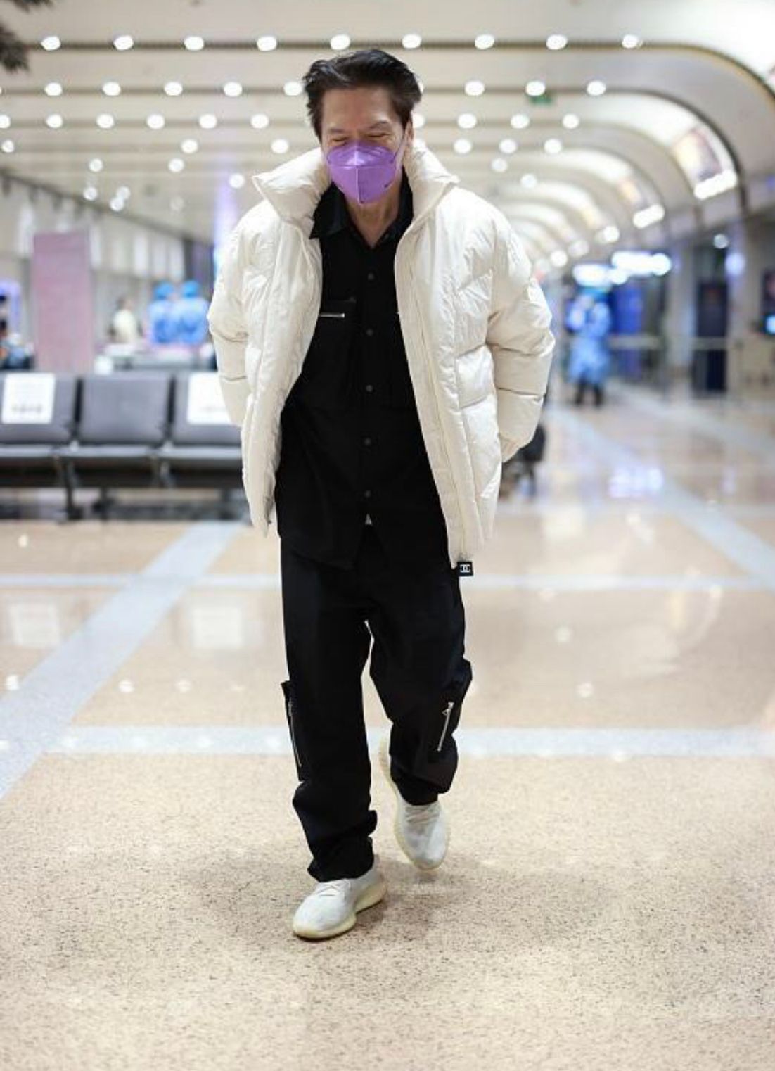 短发 向太也是洋气人,剪“超短发”配圆脸好富态,穿8万羽绒服更贵气