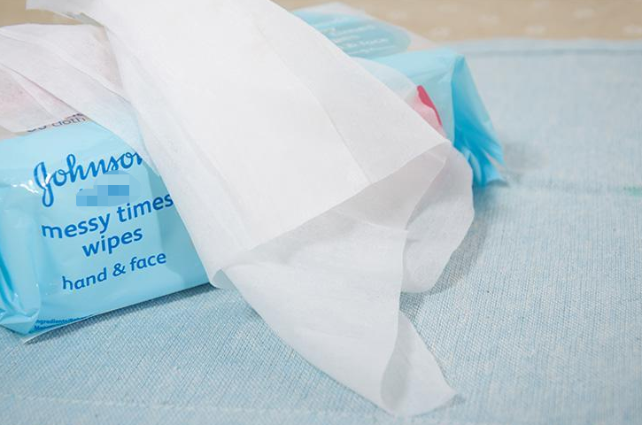 拜托了爸妈|用湿纸巾给宝宝擦屁股,妈妈是省事了,却害了宝宝