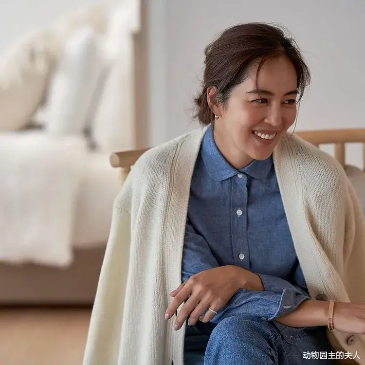 动物园主的夫人 日本博主街拍汇总 冬季大衣里面怎么穿