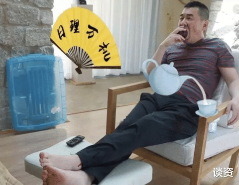 陈建斌|陈建斌好会，打印了一本诗集送蒋勤勤，浪漫到让人忘了他懒得不行