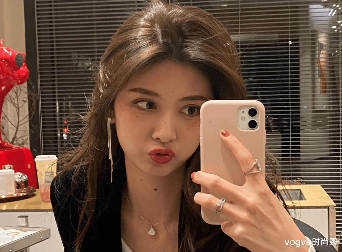 vogve时尚秀|心动的信号4：全员晒自拍照，女2无美颜出镜，方彬涵真有25岁？