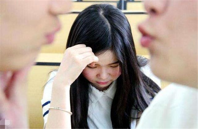 全能辣妈plus|女儿第一次来“初潮”，爸妈要教会她“2个注意”，孩子将一生受益