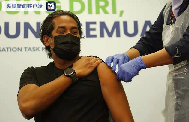 馬來西亞小夥到中國醫院打新冠疫苗，護士一句話令其驚訝-圖5