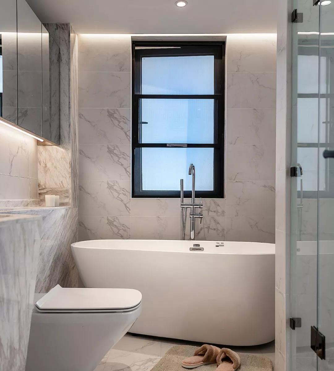 卫生间墙砖、地砖颜色搭配建议，别再只有“黑白灰”了，这样更美