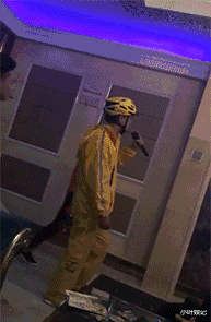 小叶娱记|神回复：很喜欢的一个女生发朋友圈了，我该怎么评论才能让她记住我