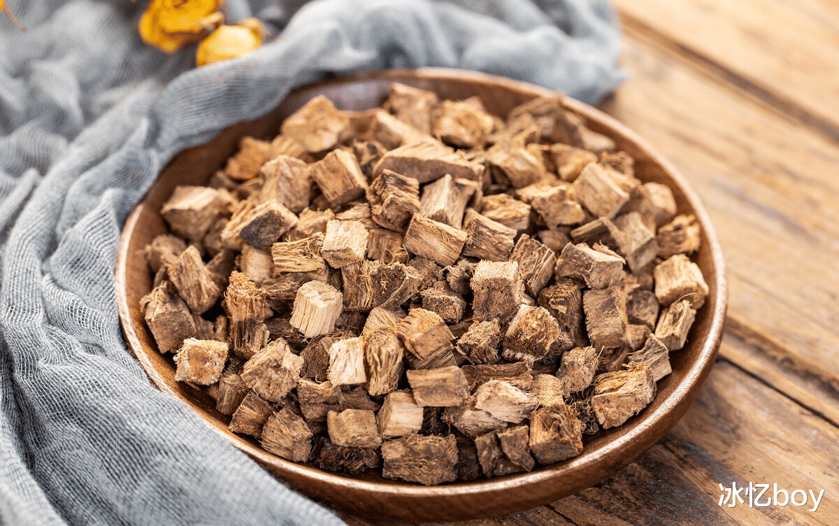 肝脏|肝不好时,头部先知!无论男女,头部若有3异常,趁早检查