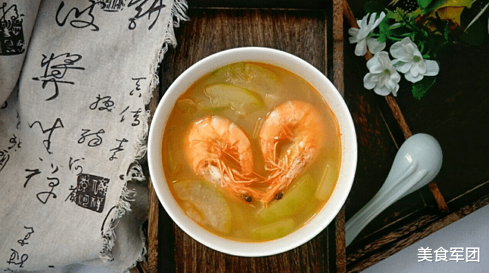 凉皮|夏天，晚餐最该吃这菜，一斤才2块，低脂又刮油，不知不觉瘦回S码