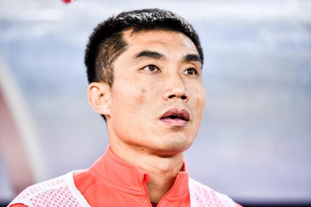 教練|記者趙震：國(guó)足6大前國(guó)腳均為臨時(shí)教練，豪華團(tuán)隊(duì)均無(wú)正式合同