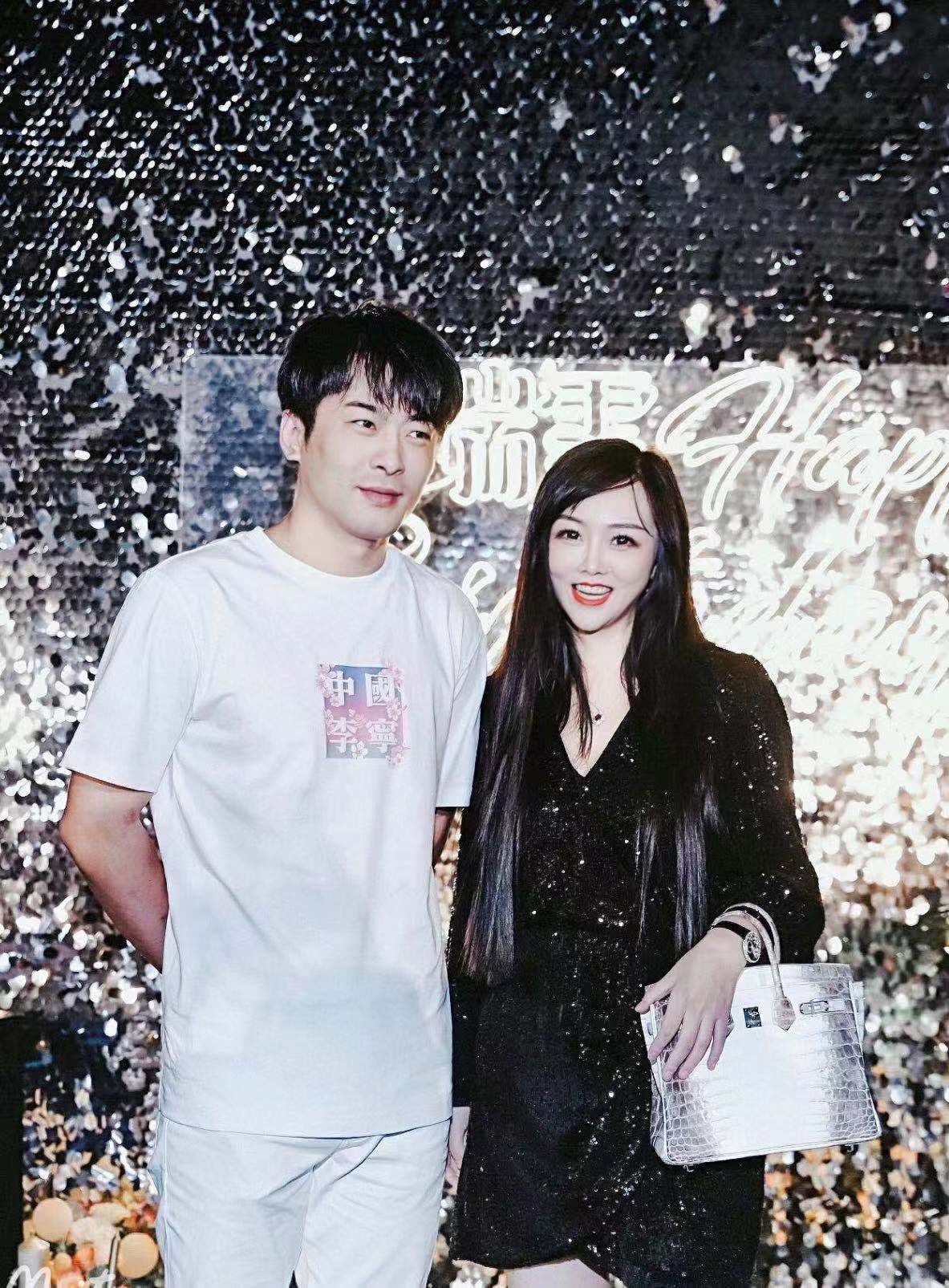 |二驴被官方除名，疑似退出耐撕大会；天佑回应账号被封