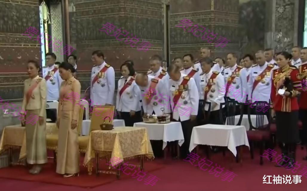 苏提达|苏提达保镖时期心酸，被挤出红毯也不敢吭声，没有御坐全程站着