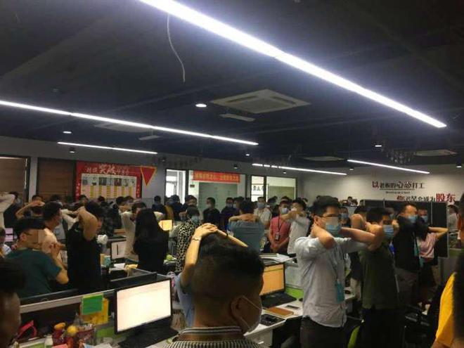 见闻深圳 非工厂竟要三班倒？深圳民警一查竟是新型杀猪盘，外国人被骗惨了