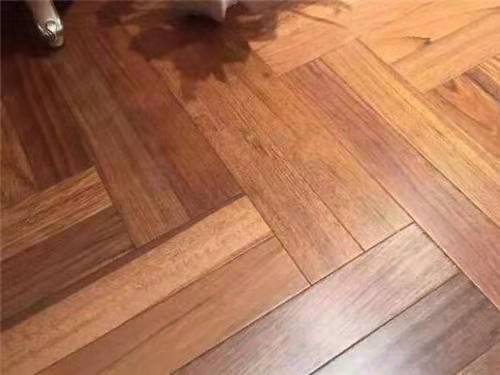 让空间更生动，木地板的铺设方法，你更喜欢哪一种？