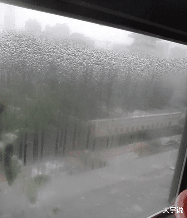 |新换的断桥窗早晨起来都是水汽？