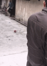 林志玲|“妹子的裤子真任性，这种色彩谁敢穿？身边的大兄弟都不敢靠近！”哇哈哈！