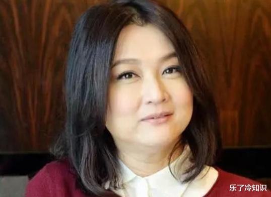 华晨宇|曾是当红女星36年0绯闻，如今老公帅上天，自己虽然胖了却很享受