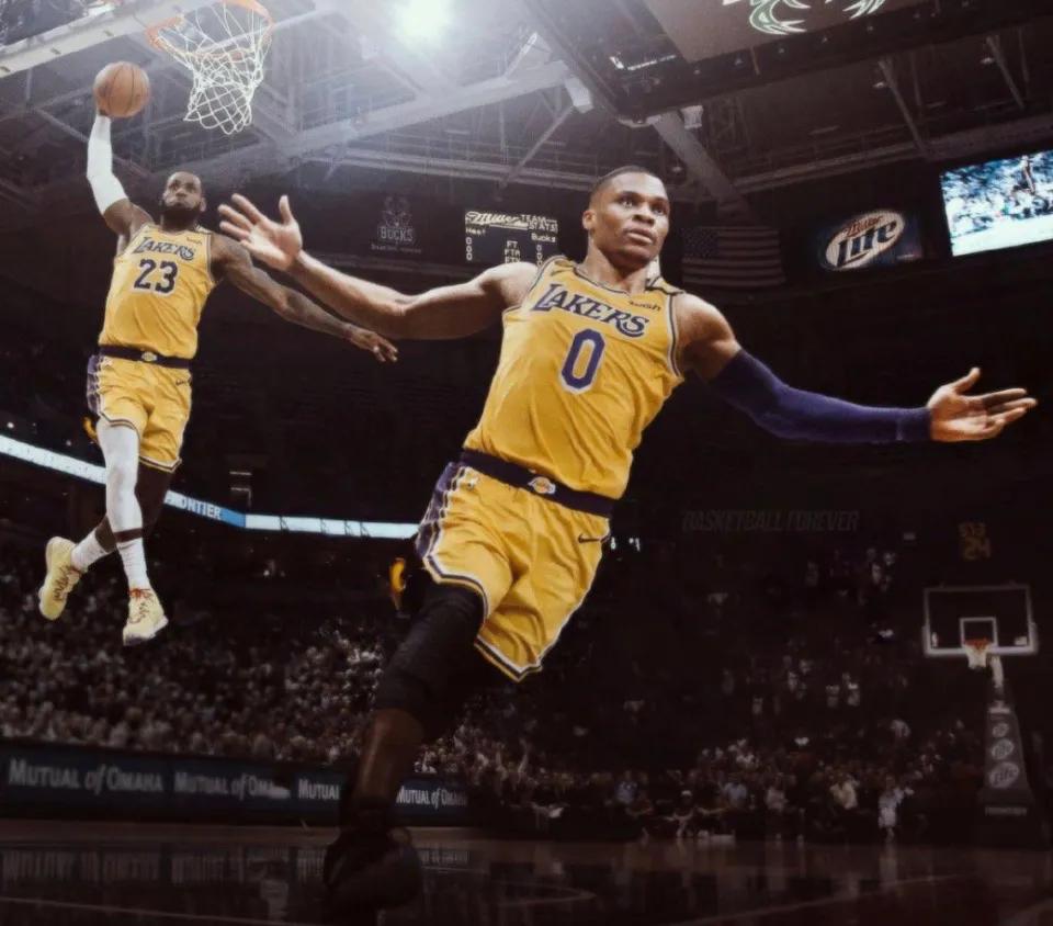 女排|NBA名嘴怒喷威少：别想着三双和模特了！这就是你和保罗的差别！