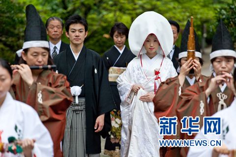 上海新人舉辦正宗日式婚禮, 黑白色調沉穩大氣, 一句回應卻惹怒全網-圖4