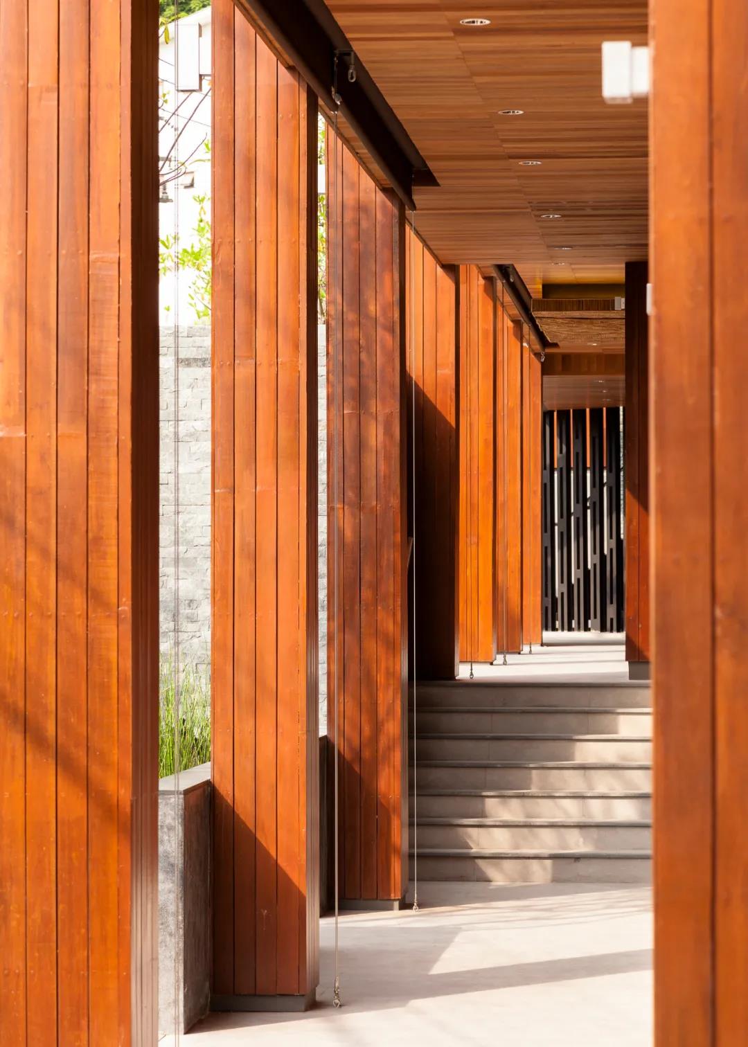 亿伽设计│温泉设计│洗浴设计│酒店设计│山坡上的建筑：KC格兰德温泉度假酒店