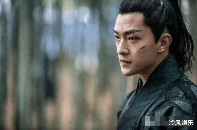 吴京|吴京捧红的“白眼狼”，爆红后反咬一口，负面新闻被扒出不忍直视