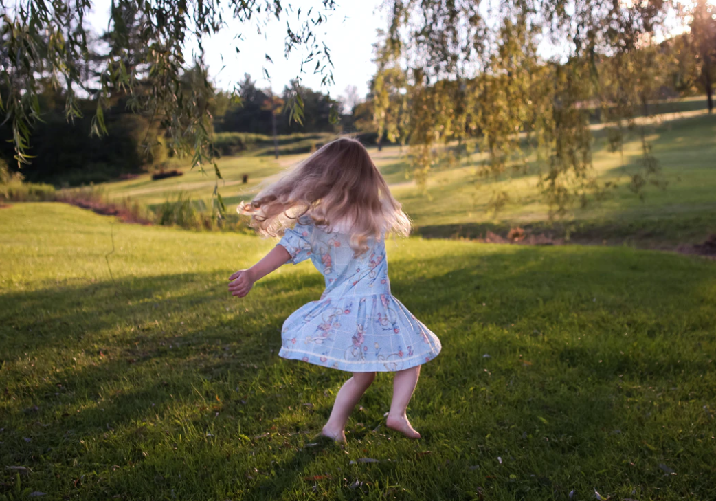 软妈硬爸|“妈妈，救我！”13岁男孩小区猥亵多名幼童，监控曝光：惹怒所有人！