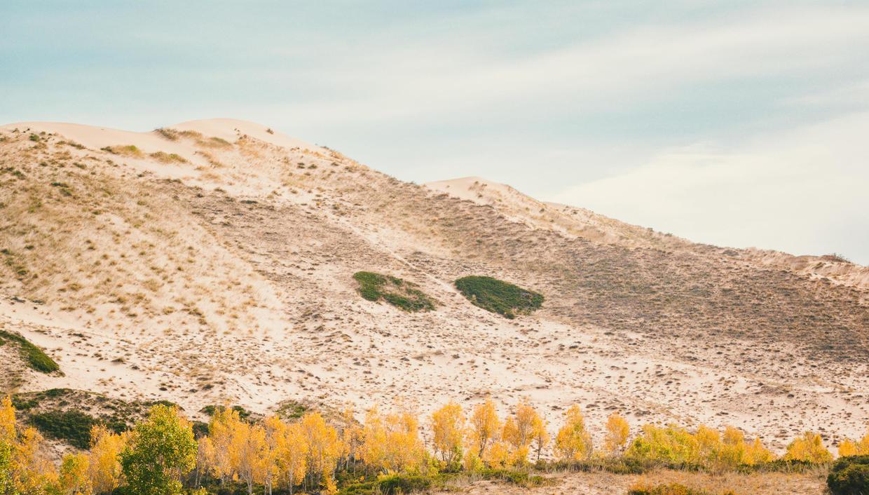 奶球妈咪聊|北疆边境沙漠有一个湖泊，南疆一湖与其同名，你去过吗？