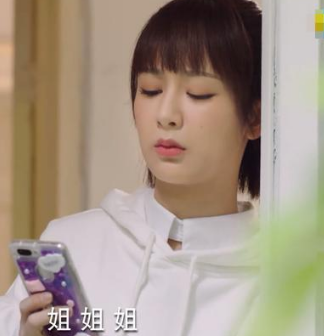 证件照|12位女星证件照对比，赵丽颖差距大，杨紫整没整一目了然！