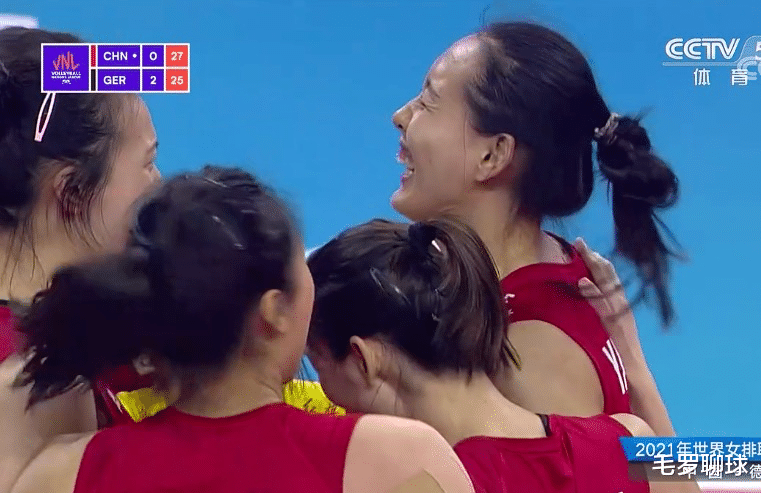 中国队|中国女排3-2绝境大反转！张常宁23分封神，德国教练向郎平竖拇指：服了