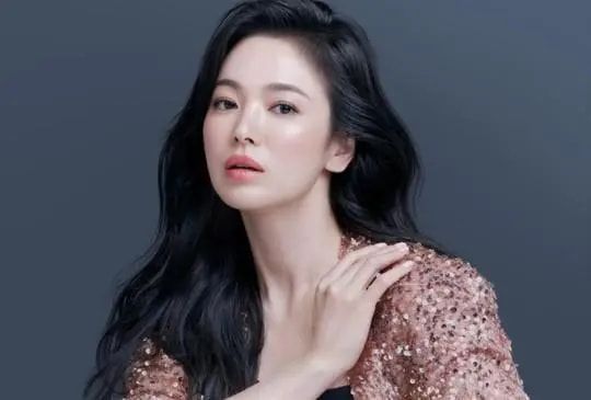 易烊千玺|“童颜女神”朴山多拉：易烊千玺心中的女神，如今37岁少女感爆棚