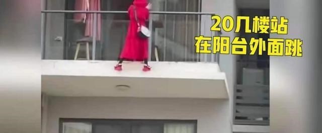 猫眼说人心 三亚女网红25层外拍视频意外坠楼,事发时物业正在屋内苦口相劝