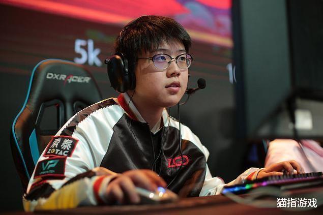 虎牙|DOTA2：查猪虎牙开播，被质疑喜欢男人？自证清白开启查房