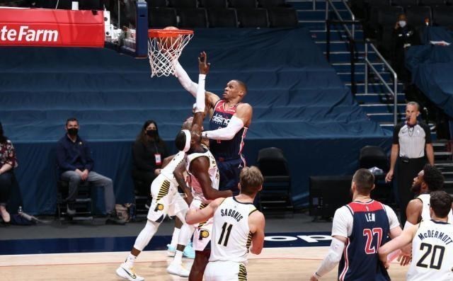 奇才队|轰154分，威少率队打疯了，14+21+24创纪录，谁能拦他进季后赛