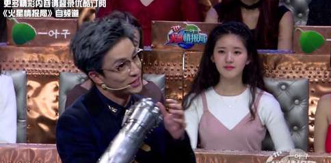 赵露思|25岁章若楠，23岁赵露思，同是初恋脸，一个跻身小花，一个捧不红