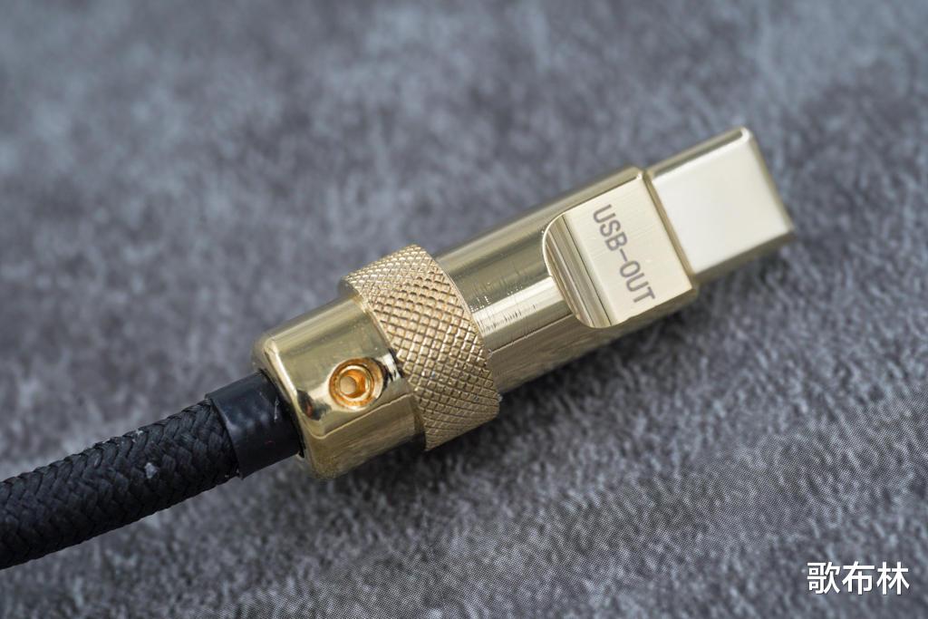 Hi-Fi|聊聊最近听过的很玄学的东西:Y型HiFi独立供电数据线