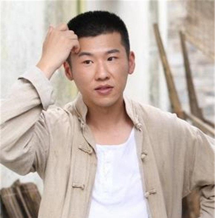 Angelababy|他是个明星二代，这么多年来，没有靠着家世混，难怪他演技这么好