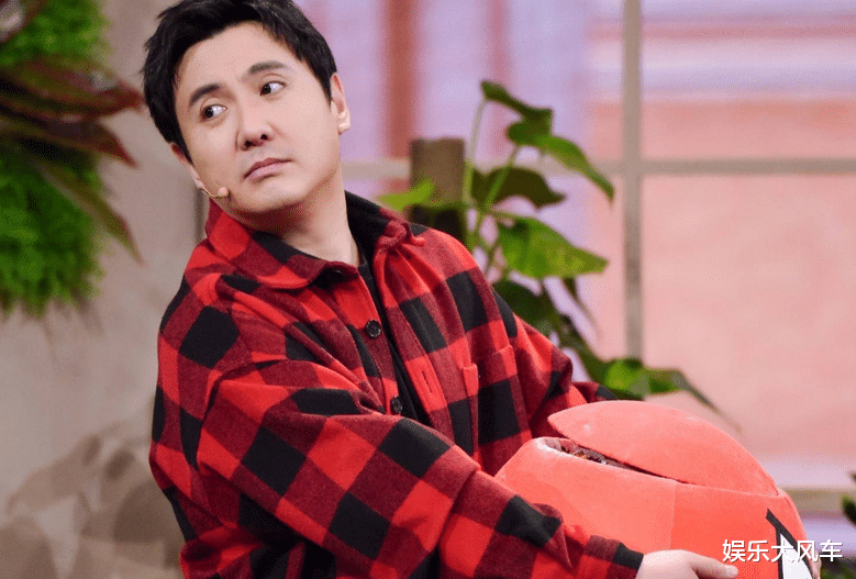 沈腾|沈腾问宝强：百亿影星哪个不如你？宝强回复8个字，沈腾瞬间尴尬